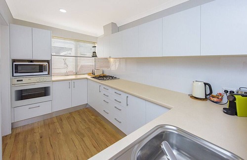 Broadwater Villa | Blue Horizon Retreat