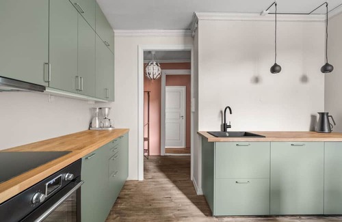 Sentrum Apartment | Colorful Apartment - Right next to Grieghallen!