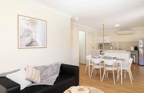 Acacia Ridge Apartment | 3 Bdr Apt! Aircon! Undercover Parking! 12AS3