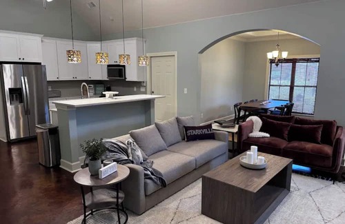 Starkville House | Peaceful, newly renovated 3 bedroom house located less than 1 mile away from MSU