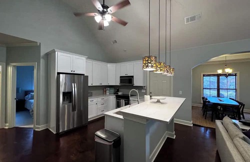 Starkville House | Peaceful, newly renovated 3 bedroom house located less than 1 mile away from MSU
