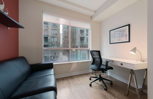 Bay Street Corridor Apartment | 2 Bedroom/1 Bathroom Jr. Suite