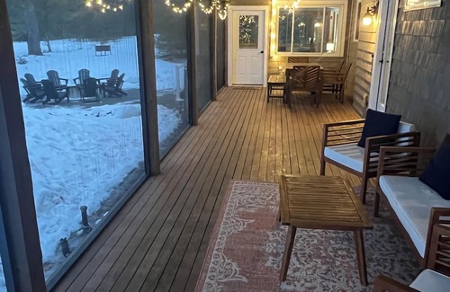 Center Conway House | 3-bedroom house on 40 acres in peaceful Conway with WiFi, AC