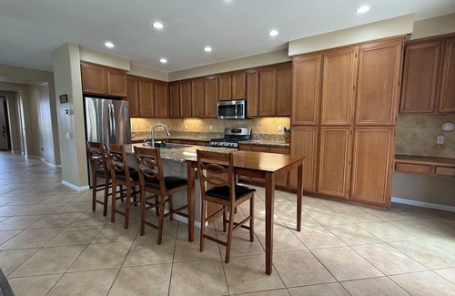 Moreno Valley House | 3-bedroom house in charming Moreno Valley with WiFi, AC. Fully furnished.