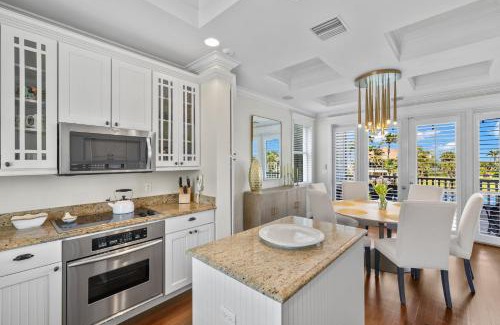 Bonita Springs House | Designer Beach Paradise - Pool - Views - Waterfront - Dock