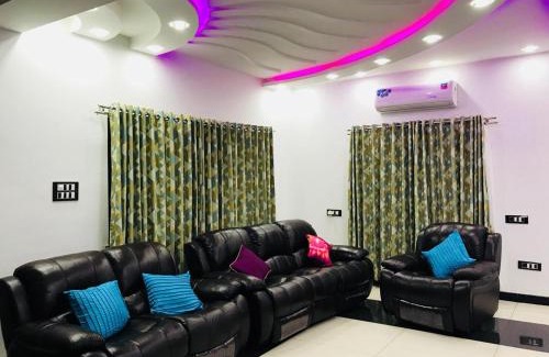 Bhuj Hotel | Shree Radhe Bungalow Bhuj