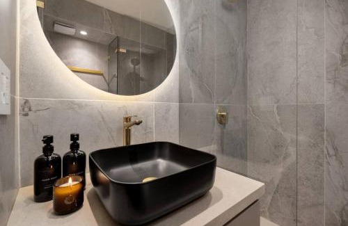 El Tesoro Villa | Casa Luxe - Cold Plunge, Sauna, Pool, & Jacuzzi!