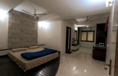 Bengaluru Apartment | Service Apartment - 3BHK Flat with Garden for Family Only