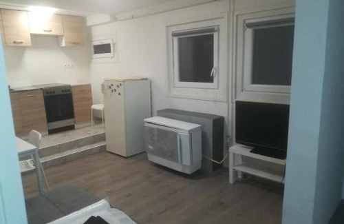 Koszeg Apartment | Koszegi Kis-Kakas - 2 haloszoba+nappalis - sorhaz !