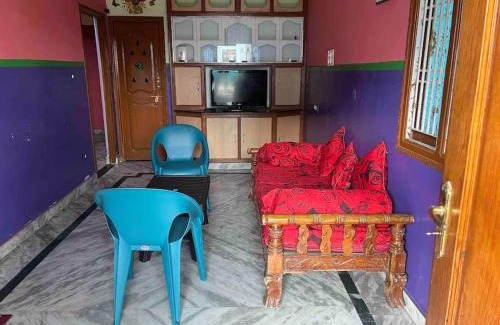 Tirupati House | Siglebedroom spacious home near to tiruchanoor.