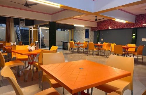 Faizabad Hotel | NEW RAGHUKUL LODGE