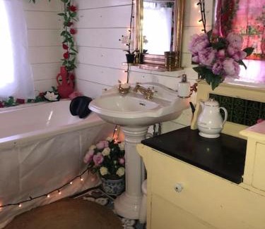 Sint Jacobiparochie Villa | Uniek dijkhuis + luxe interieur