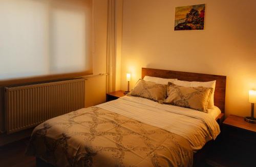 Vitan Apartment | Spacious Apartment in Dristor with Free Parking