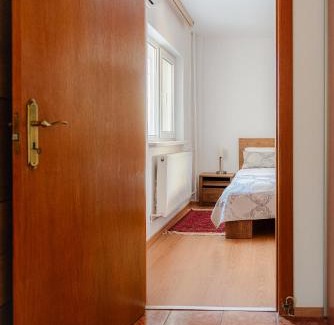 Vitan Apartment | Spacious Apartment in Dristor with Free Parking