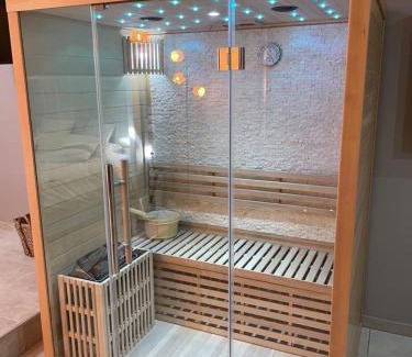 Crouy Apartment | La nuit de rêve Suite privative Jaccuzi Sauna Suite 2