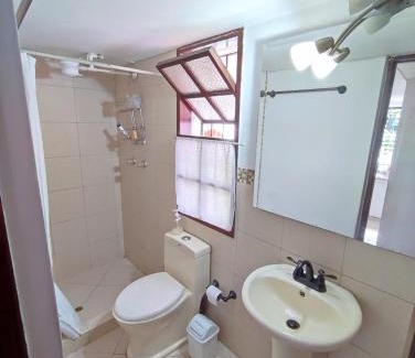 Robledo House | Casa campestre en la ciudad