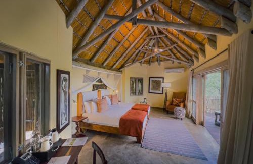 Okaukuejo Cabin | Ongava Lodge