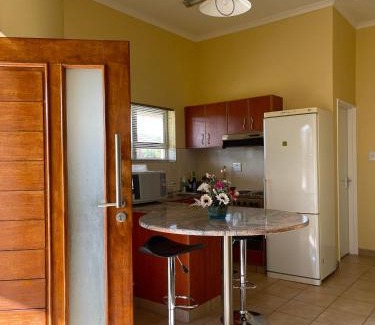 Windhoek House | Guest Apartment with pool