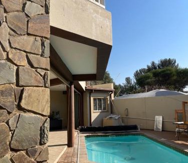 Windhoek House | Guest Apartment with pool
