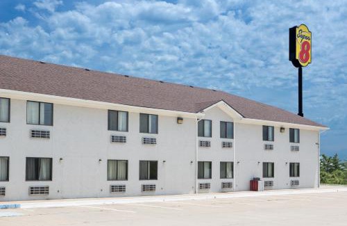 Boonville Hotel | Super 8 by Wyndham Boonville