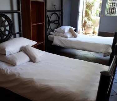 Windhoek West Bed & Breakfast | Puccini House