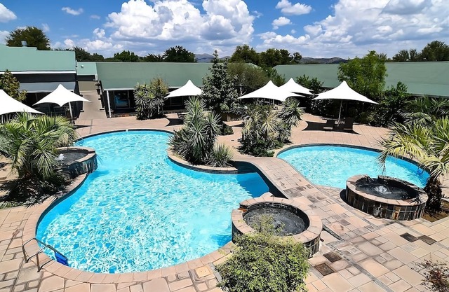 Perfect for Groups! 2 Spacious Chalets with Kitchenette & Private BBQ Area!