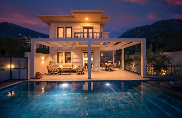 PRİVATE VİLLA WİTH POOL,GARDEN AND JACUZZİ
