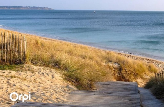 A Louer T2 Pour Trois Avec Piscine Dans la Résidence