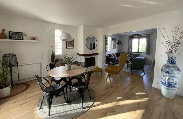 Family-friendly home with veranda and garden, 25 min from Disneyland and Paris