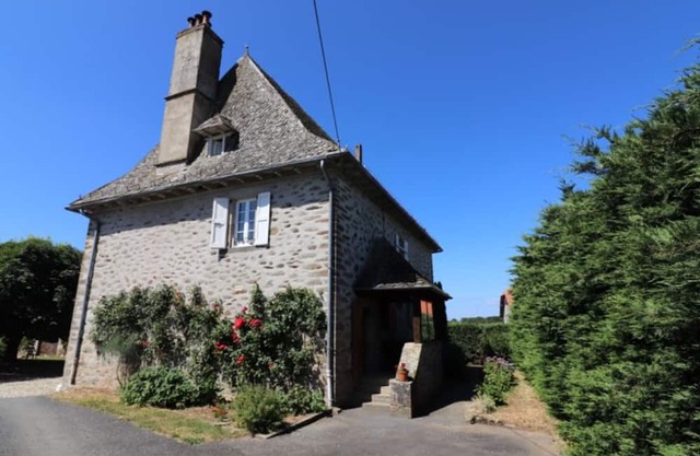 Gite Roannes-Saint-Mary, 3 bedrooms, 6 persons