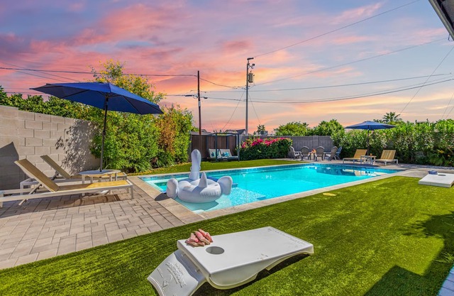 OPULENT OASIS - WALK TO OLD TOWN!