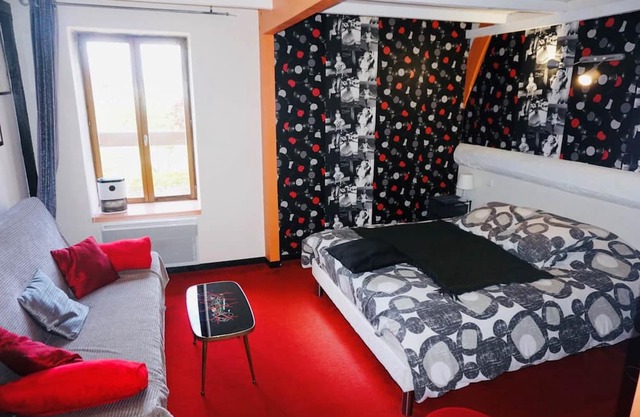 Artist Room - Up to 3 people