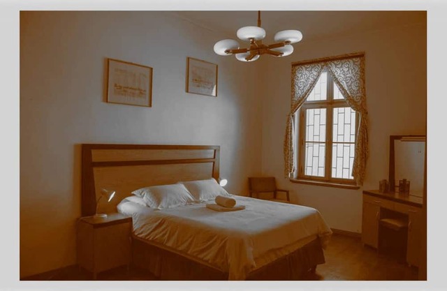 Spacious Self Catering Flat in Historical Building