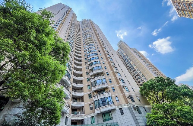 Tyms 3BR 2BA Apt Xujiahui Center