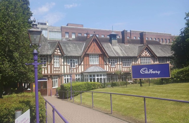 Modern 2 Bed Apt - 15 Mins to Solihull Centre
