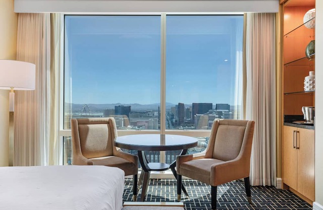 𝐓𝐑𝐔𝐌𝐏 56th Floor ⁕ Luxury Suite ⁕ Strip Views
