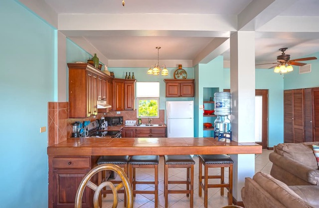 Charming lakefront apartment with stunning views