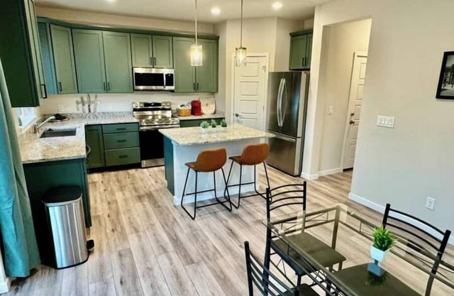 Spacious Home. Trails, open space & Views.nn