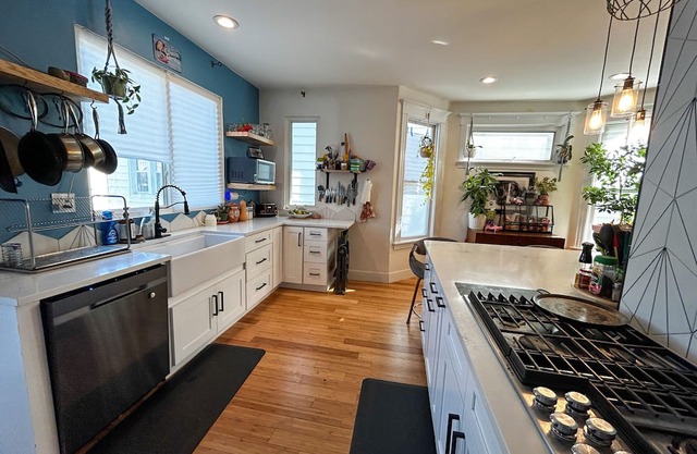 Spacious Family Haven- Working Space and Kid Space