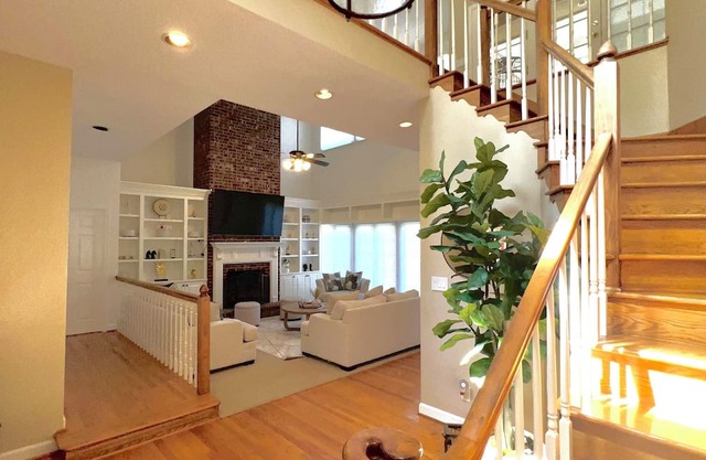 Charming 3-bedroom house with AC, pool, WiFi in lovely High Point
