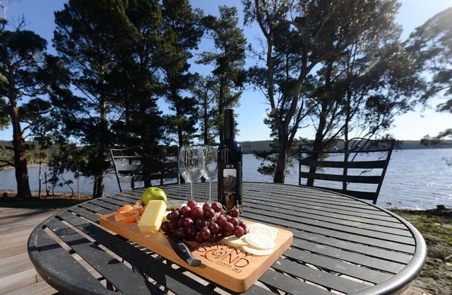 Taylors Bay Cottage ~unique design!