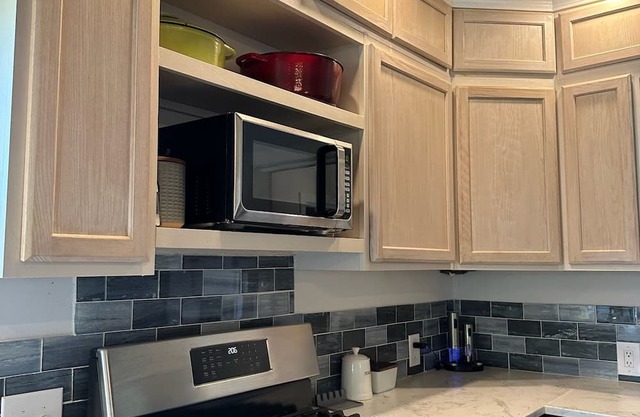 Oceanfront 4-bedroom house with WiFi and AC in Downeast Maine - escape the heat!
