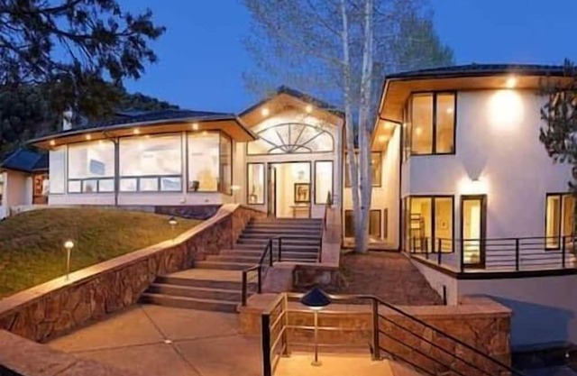 5/6 Amazing Home-Pool Table-Office-Patio-Fireplace
