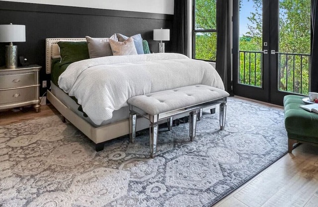 *NEW* Hot Tub, Peaceful Luxe Country Escape! 10 Mins to Galleria! "Rocking A Good Life"
