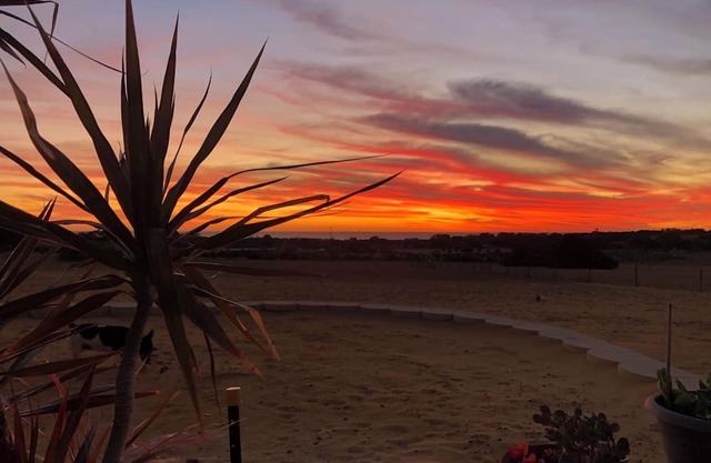 Sunset Haven Private & Relaxing Retreat in Rural Location 10mins from the city.