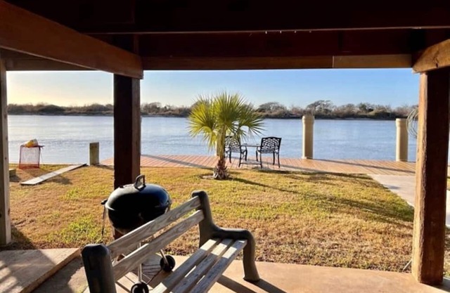 Waterfront Cabin includes lighted fishing pier on the Colorado River