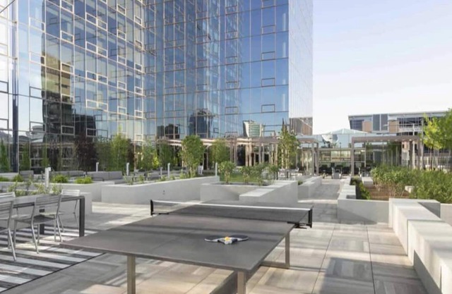Modern Apt Downtown with Pool - URB-5106