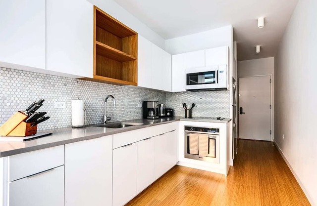 Trendy Apt Downtown - URB-5119
