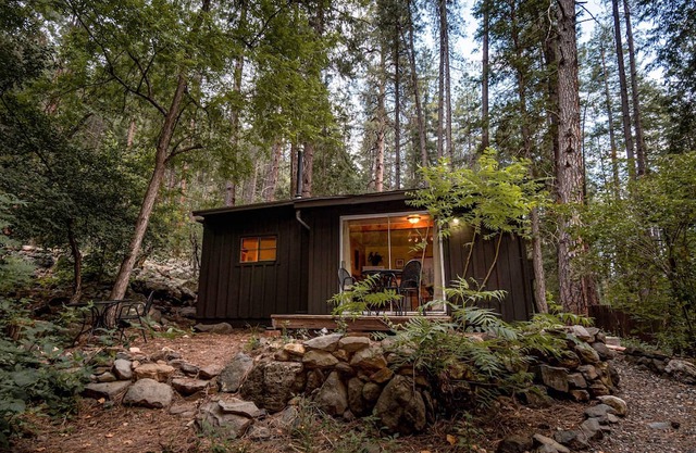 Cozy Sedona Cabin w/Shared Creek & Fishing Access