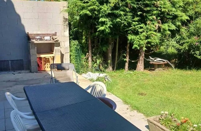 Homerez - Spacious house for 8 ppl. with garden and terrace at Prat-Bonrepaux